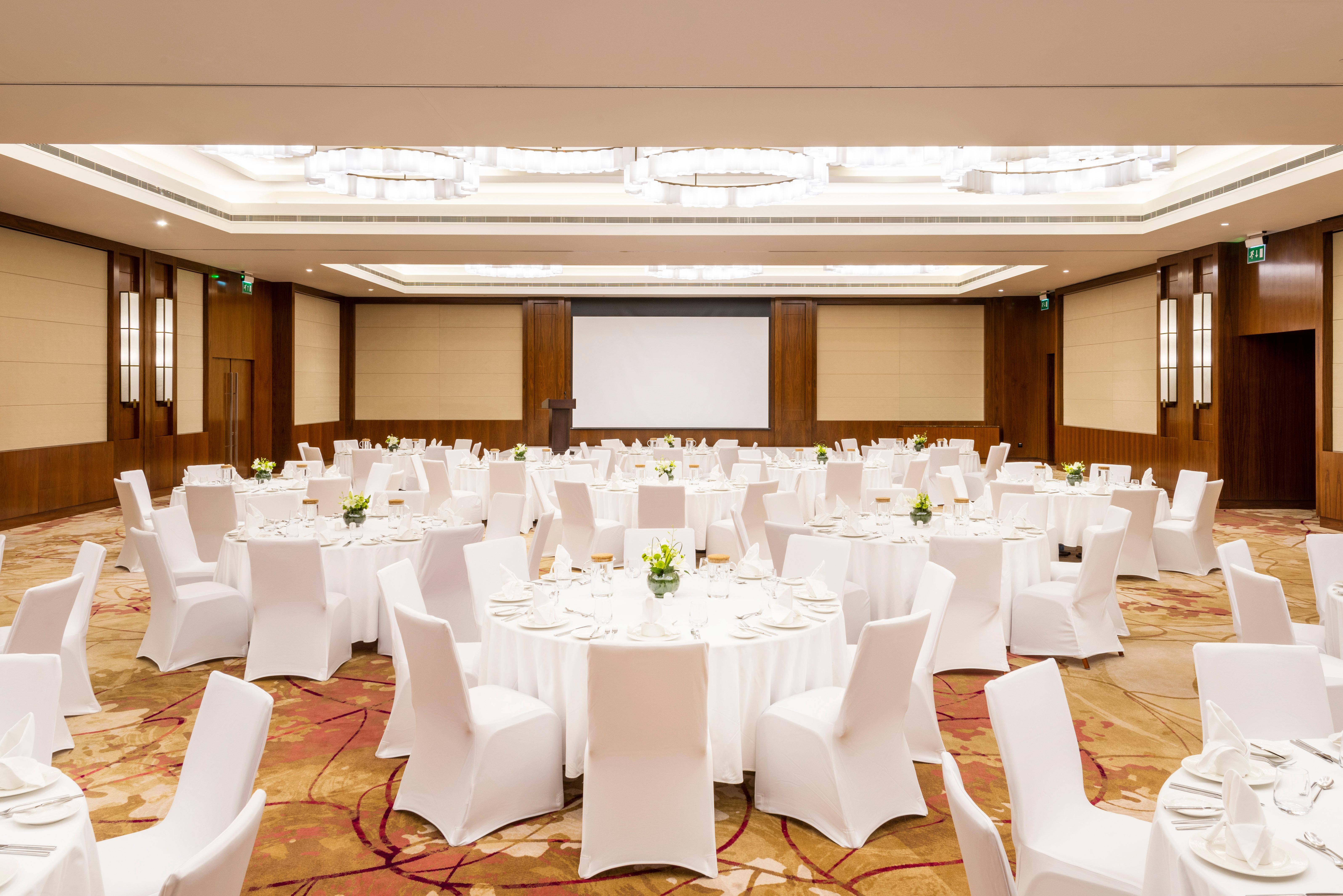 Hotel Crowne Plaza Muscat Ocec By Ihg Esterno foto