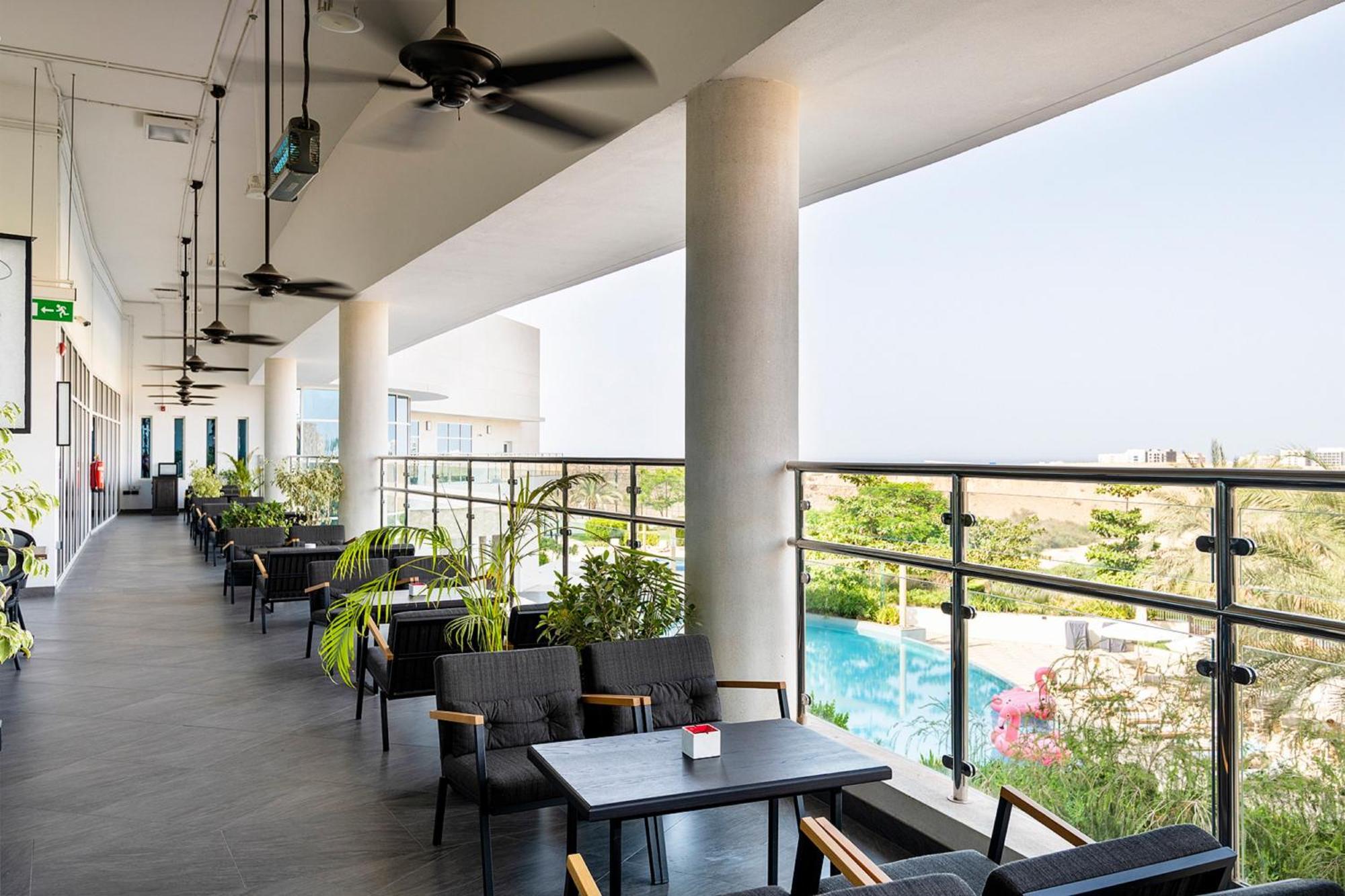 Hotel Crowne Plaza Muscat Ocec By Ihg Esterno foto