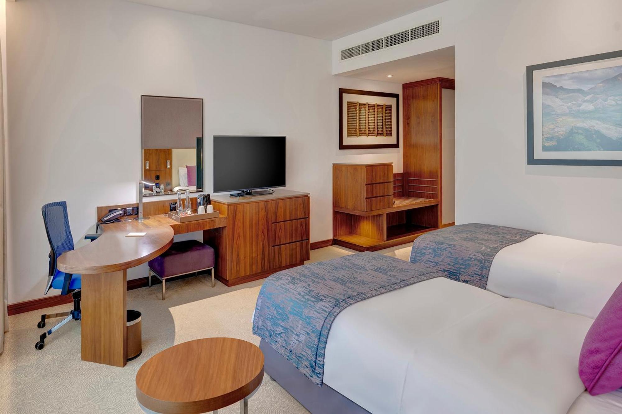 Hotel Crowne Plaza Muscat Ocec By Ihg Esterno foto
