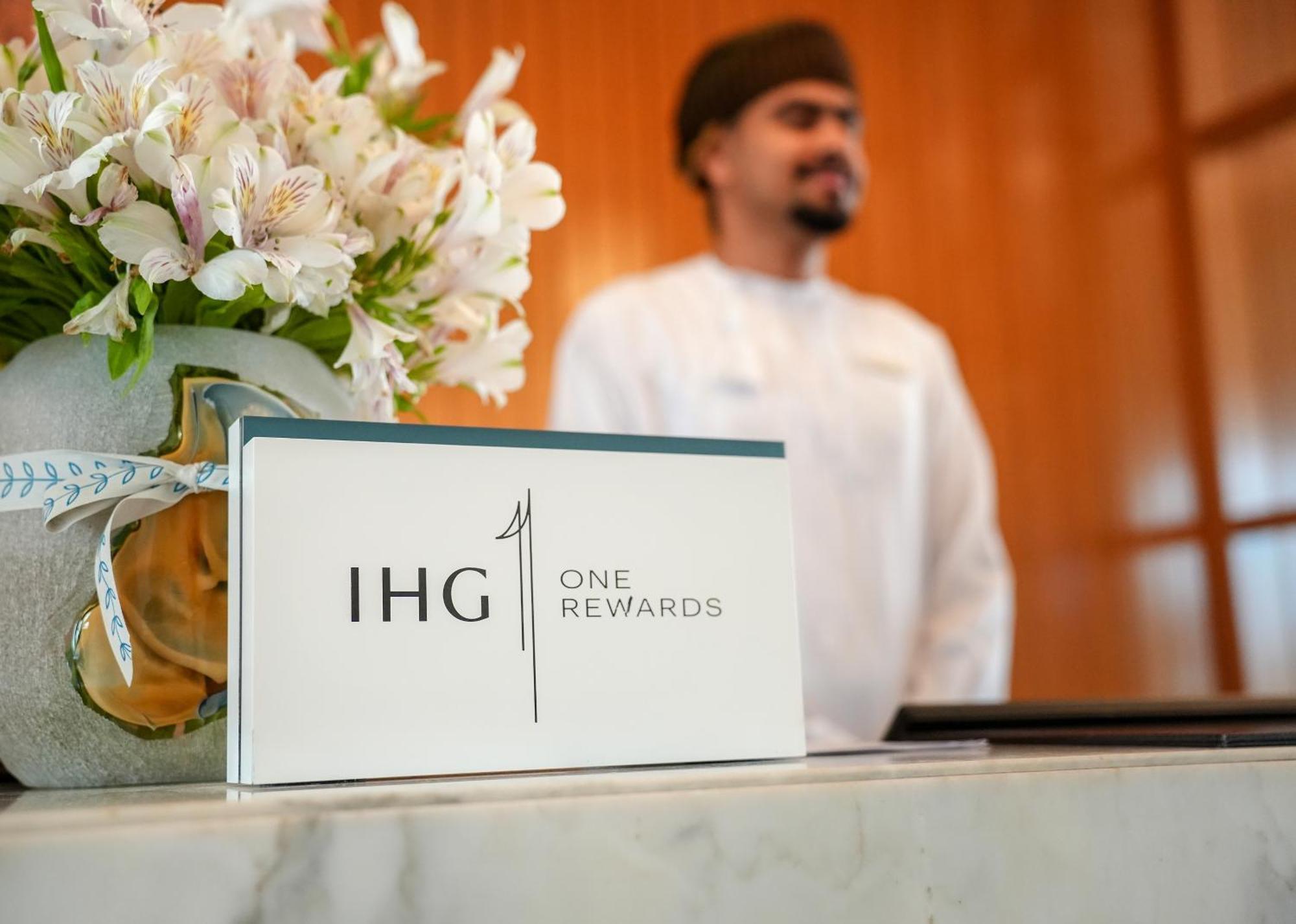 Hotel Crowne Plaza Muscat Ocec By Ihg Esterno foto