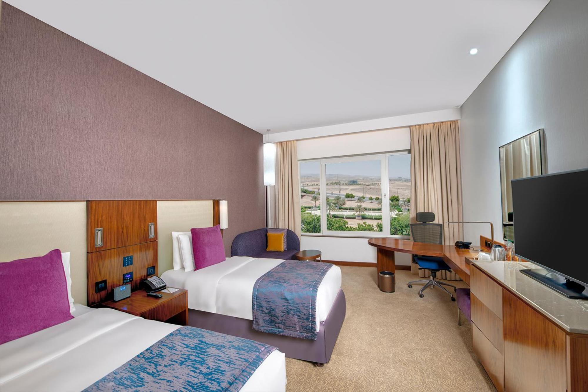 Hotel Crowne Plaza Muscat Ocec By Ihg Esterno foto