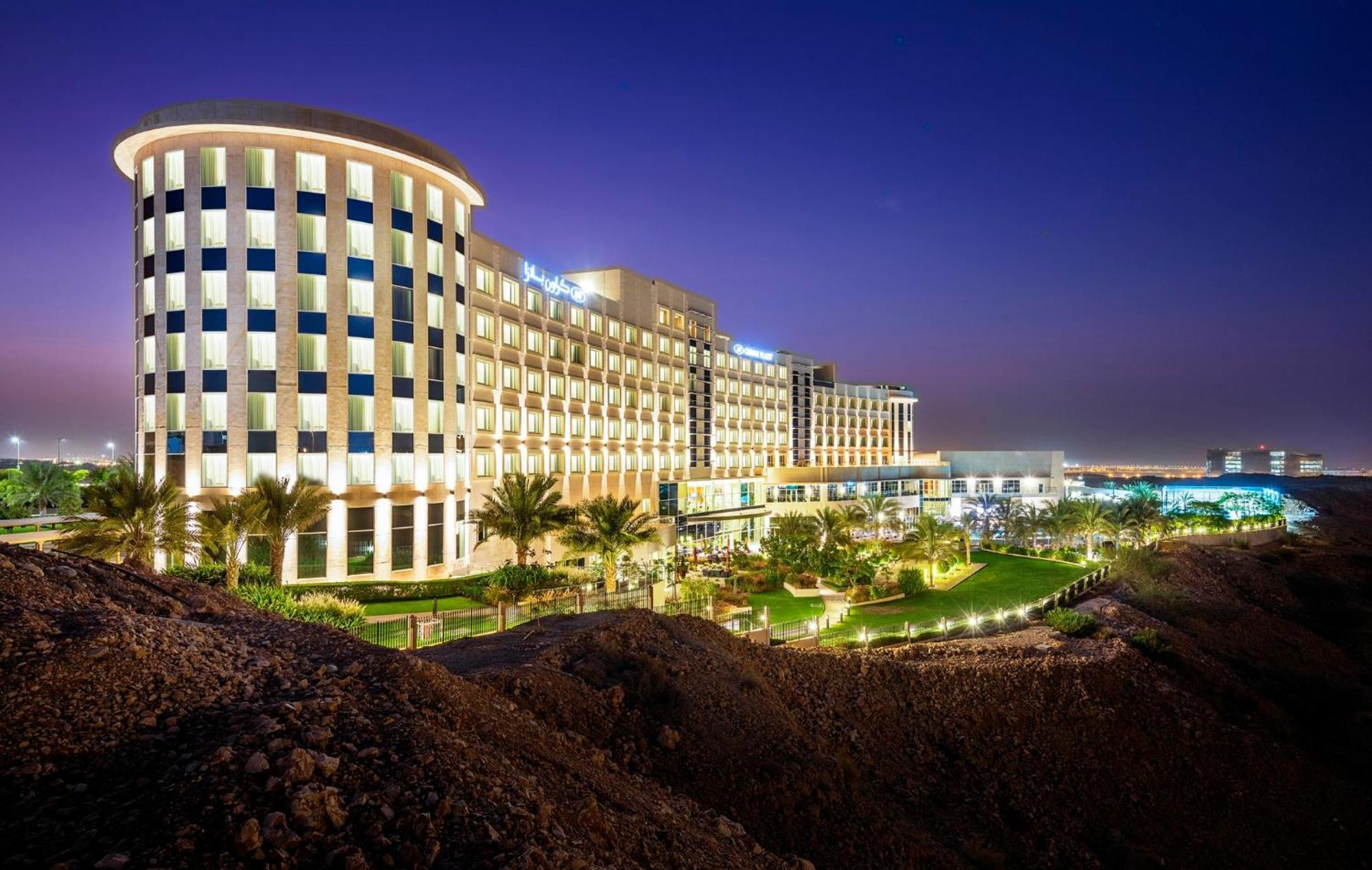 Hotel Crowne Plaza Muscat Ocec By Ihg Esterno foto