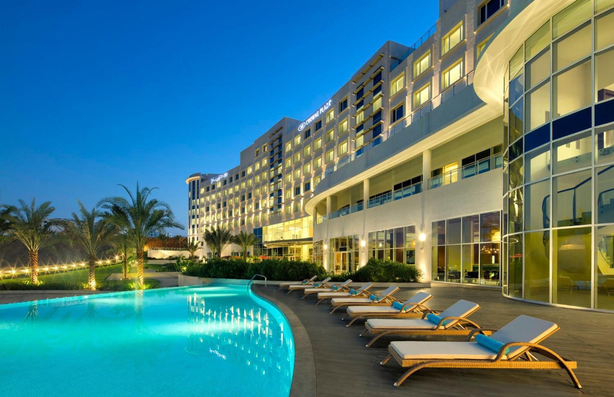 Hotel Crowne Plaza Muscat Ocec By Ihg Esterno foto